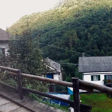 Rifugio Degli Scalatori ゲストハウス